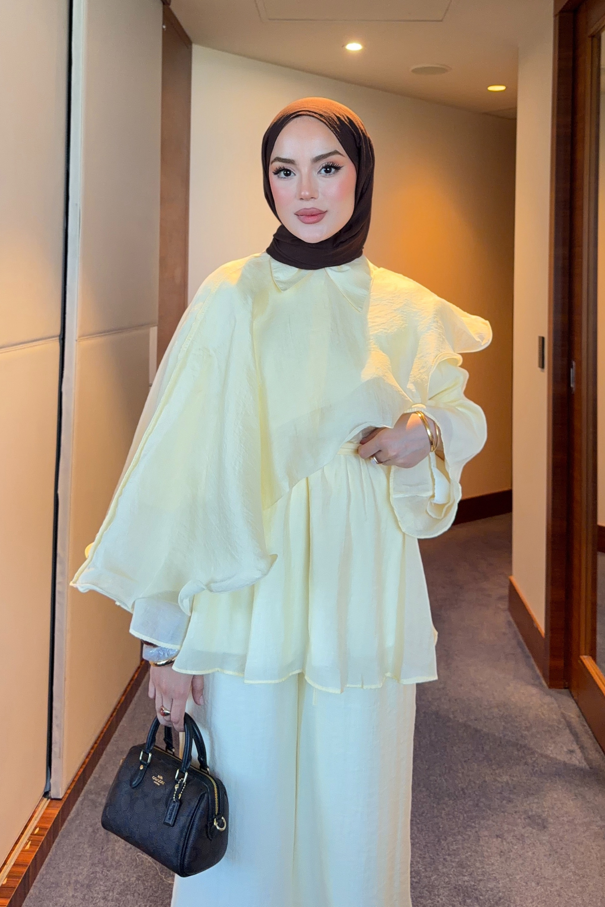 Flowing Chiffon Blouse & Wide-Leg Trousers Two-Piece Set — Sari