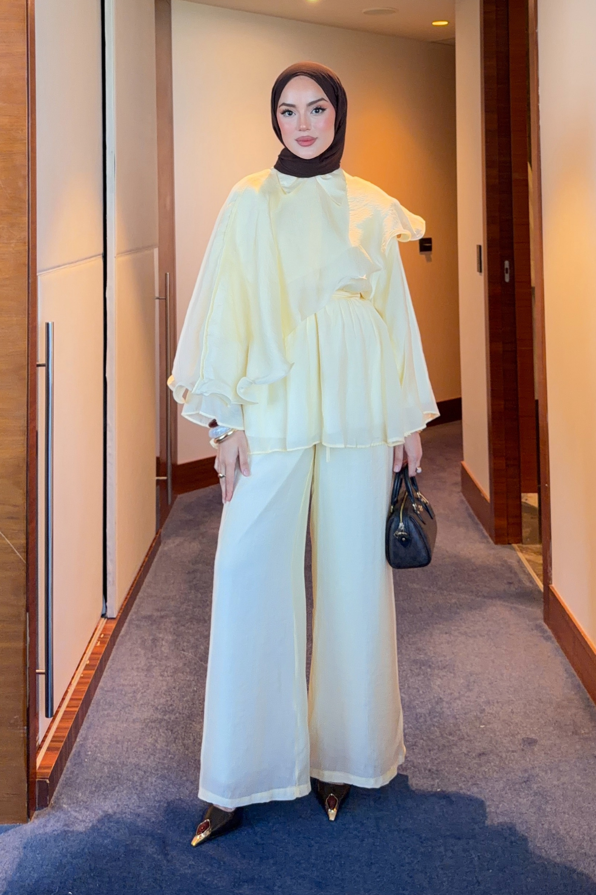 Flowing Chiffon Blouse & Wide-Leg Trousers Two-Piece Set — Sari