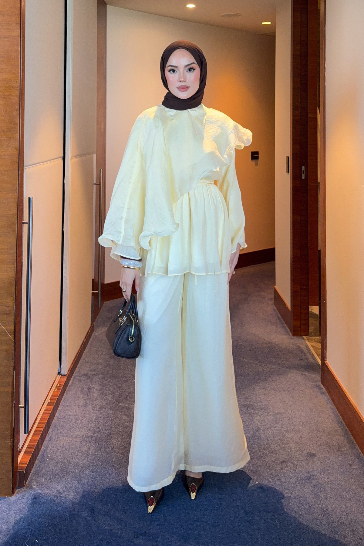 Flowing Chiffon Blouse & Wide-Leg Trousers Two-Piece Set — Sari
