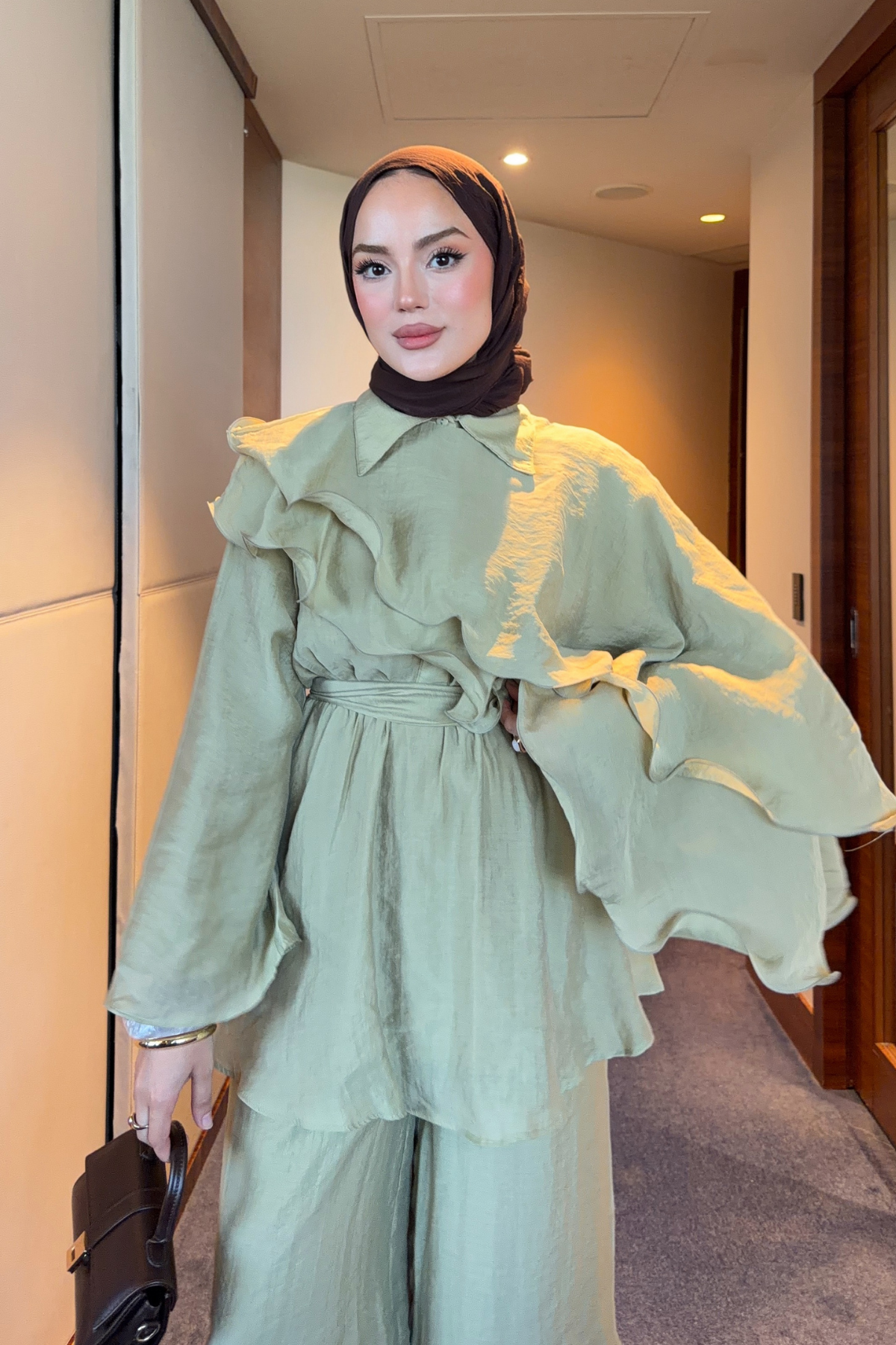 Flowing Chiffon Blouse & Wide-Leg Trousers Two-Piece Set — Yag Yesili