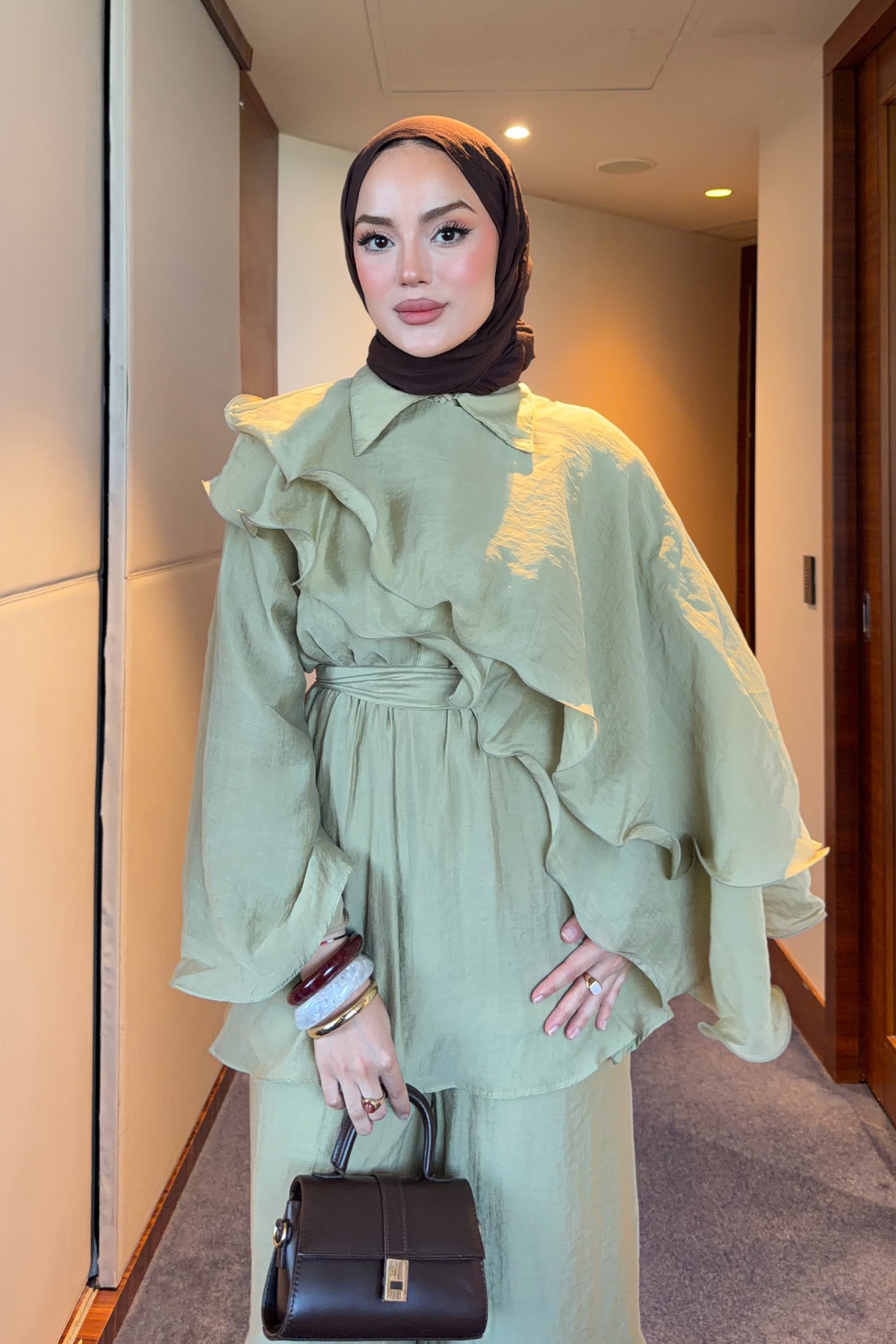 Flowing Chiffon Blouse & Wide-Leg Trousers Two-Piece Set — Yag Yesili