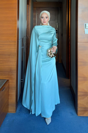 Modest Satin Maxi Dress with Drape Detail — Mint Yesili