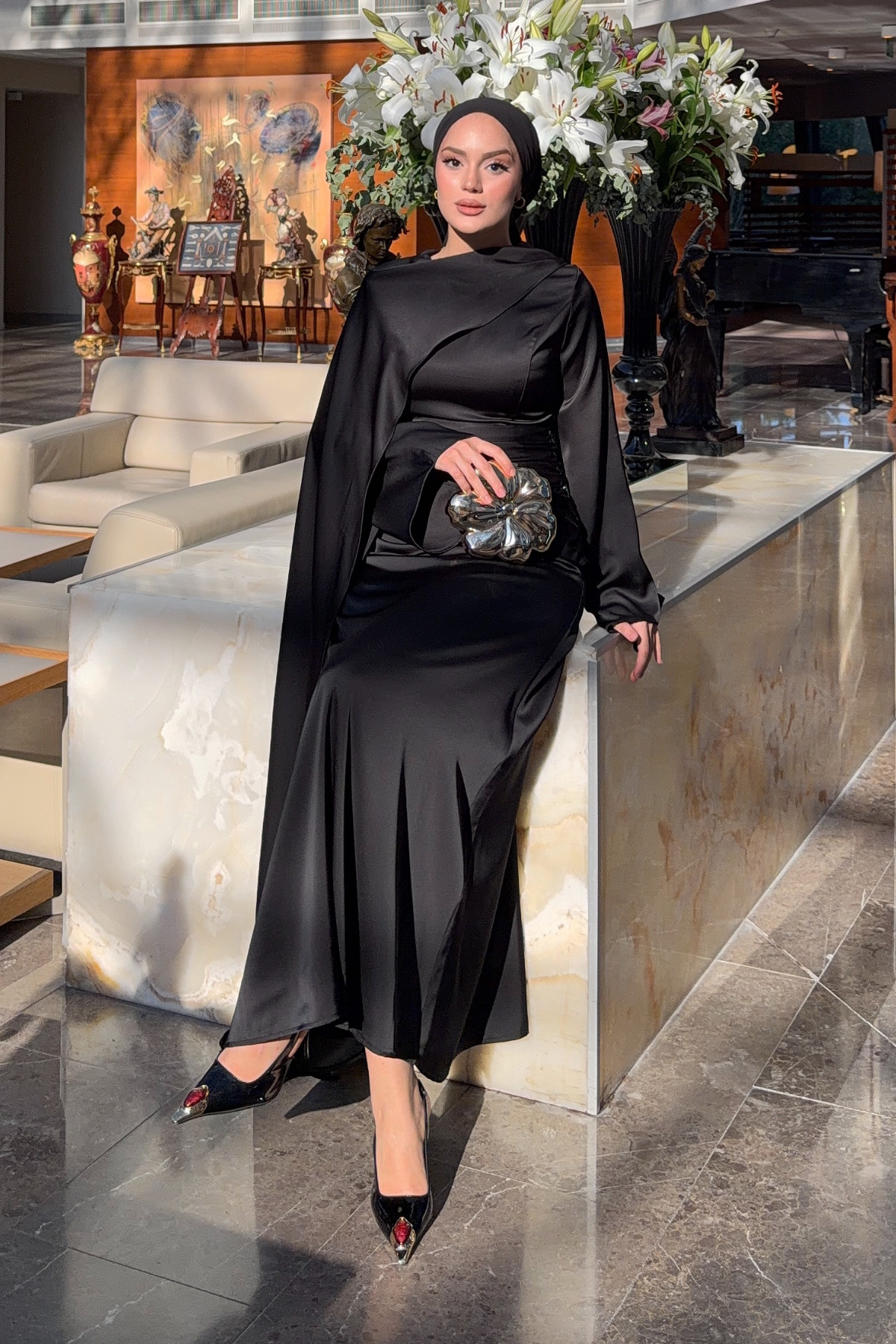 Modest Satin Maxi Dress with Drape Detail — Siyah