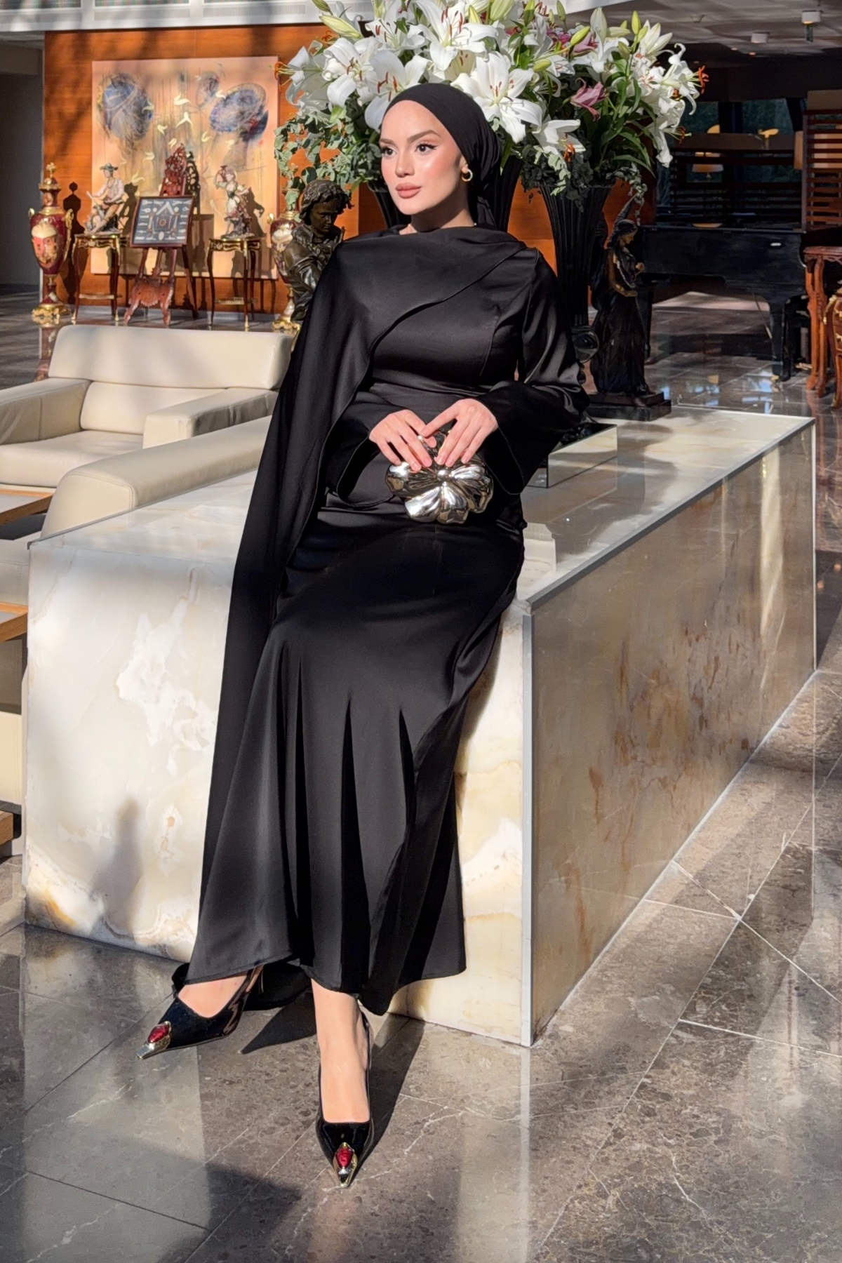 Modest Satin Maxi Dress with Drape Detail — Siyah
