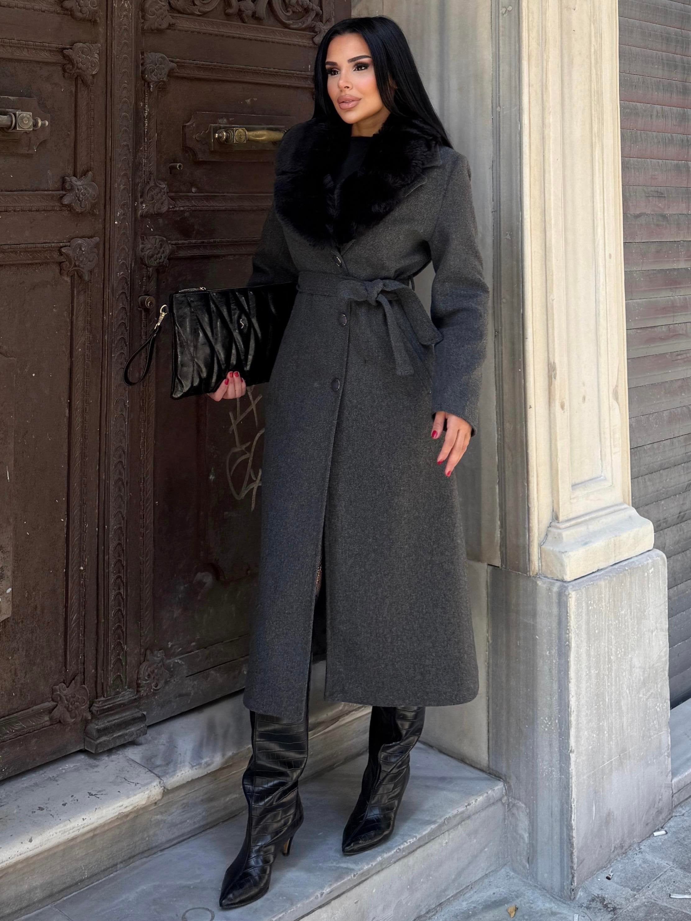 Premium Wool Coat with Detachable Fur Collar (JK011)