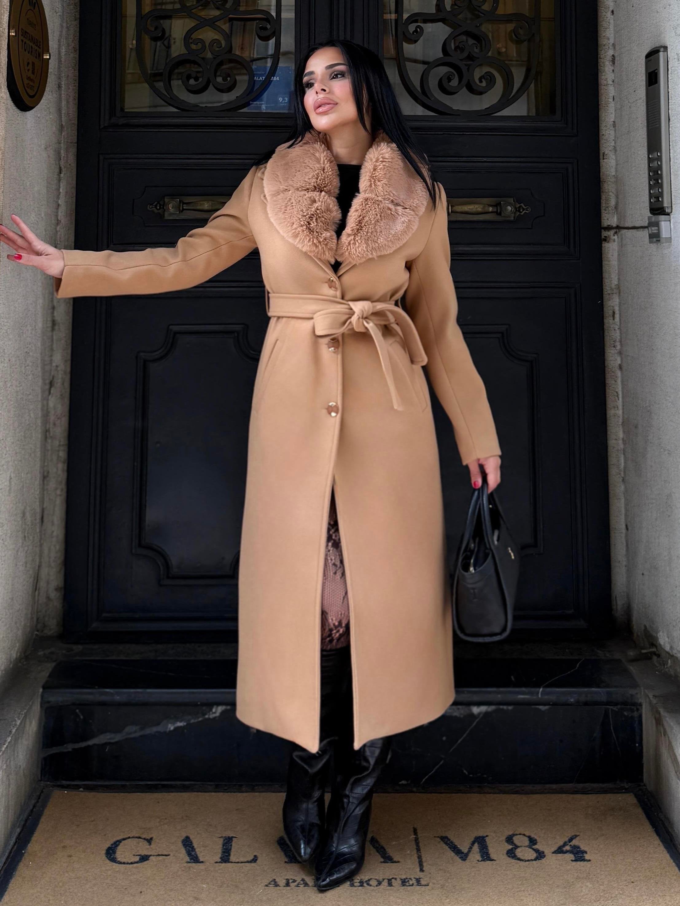 Premium Wool Coat with Detachable Fur Collar (JK011)