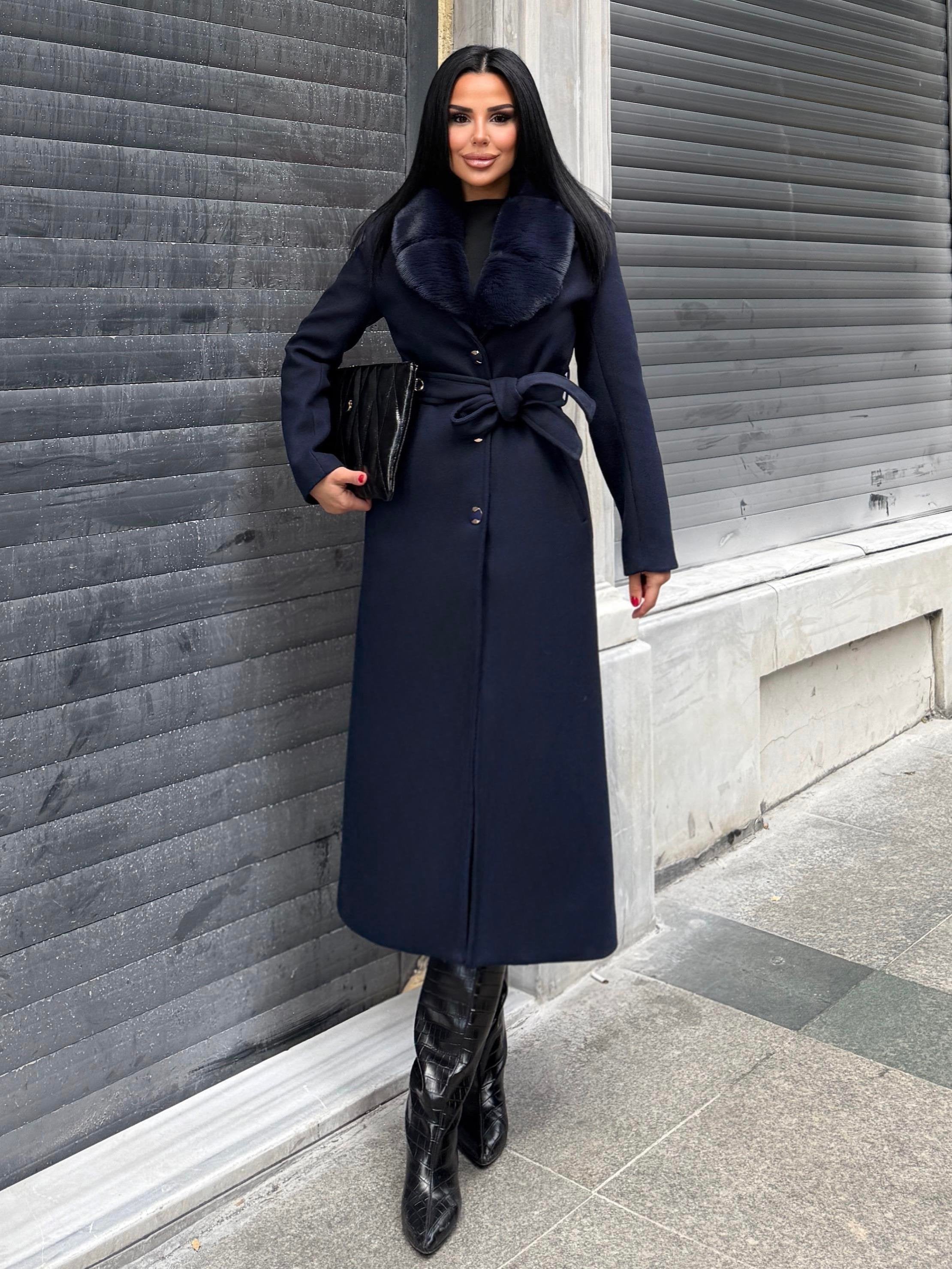 Premium Wool Coat with Detachable Fur Collar (JK011)