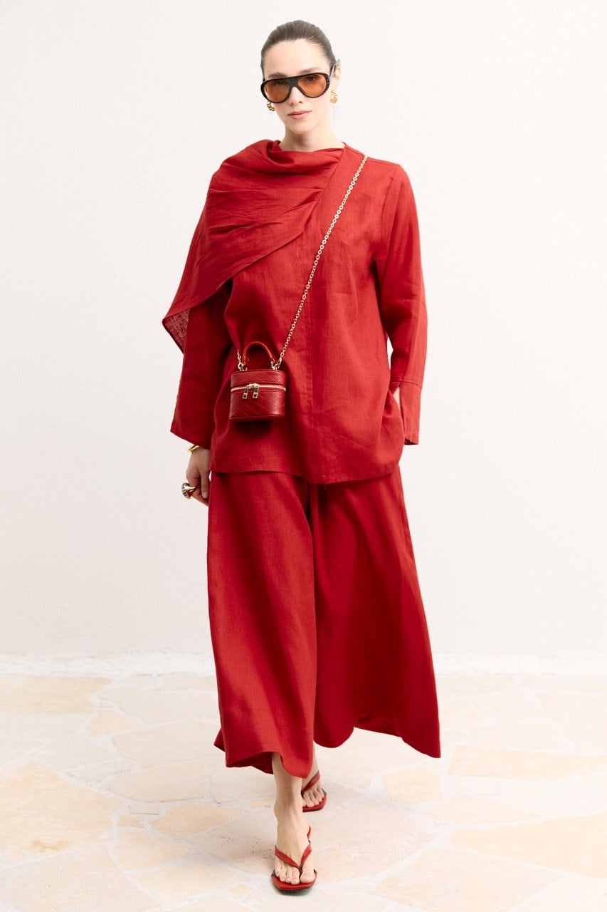 Organic Linen Shirt with Draped Shoulder Shawl — Kırmızı