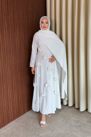 Elegant Long Sleeve Evening Dress with Detachable Roses — Beyaz