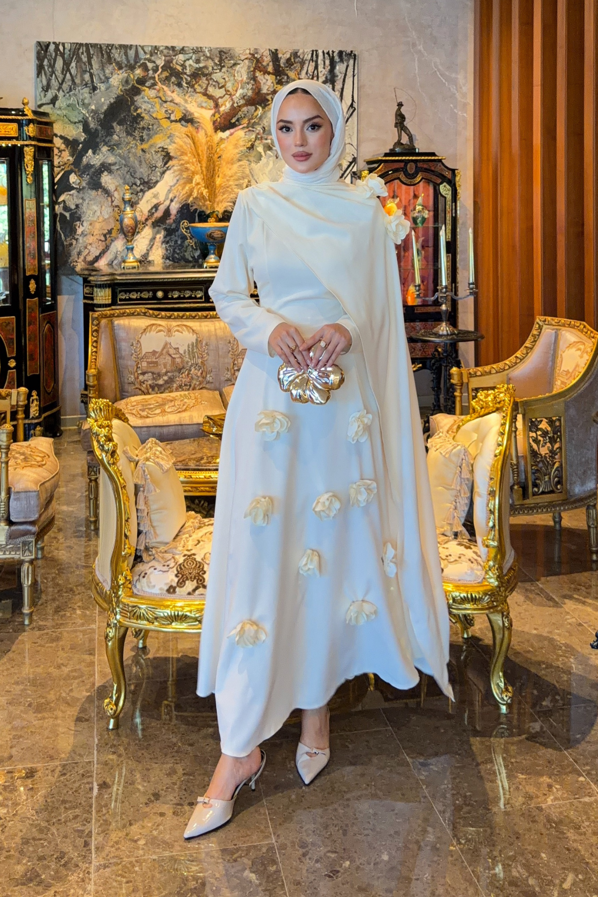 Elegant Long Sleeve Evening Dress with Detachable Roses — Krem