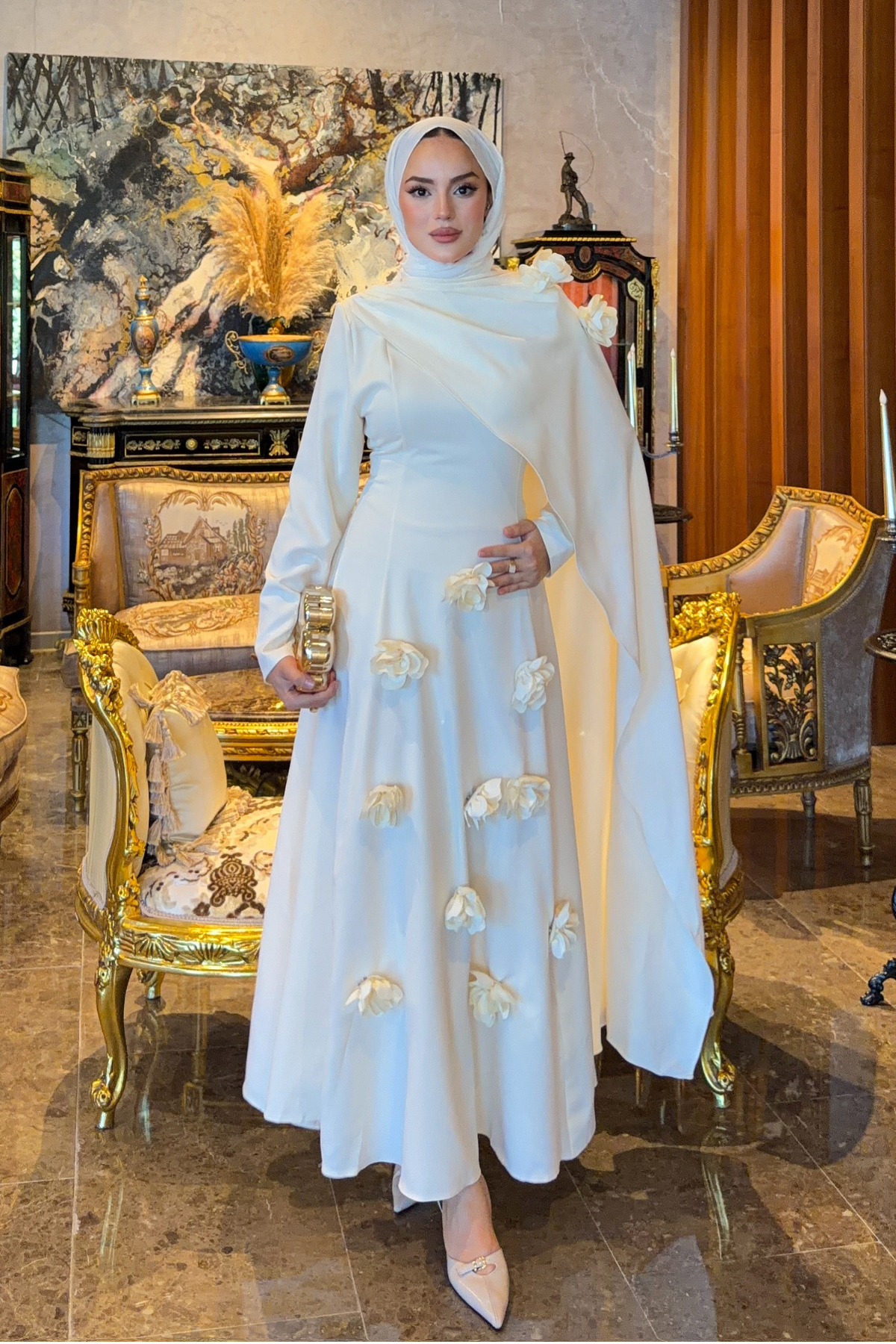 Elegant Long Sleeve Evening Dress with Detachable Roses — Krem