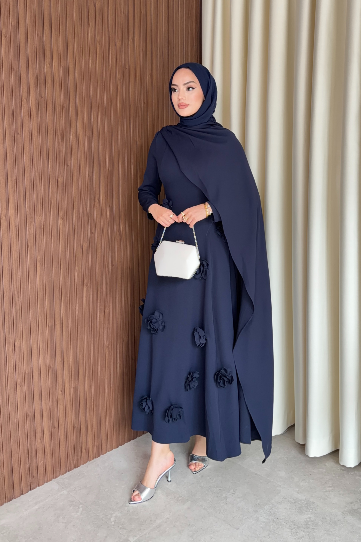 Elegant Long Sleeve Evening Dress with Detachable Roses — Lacivert