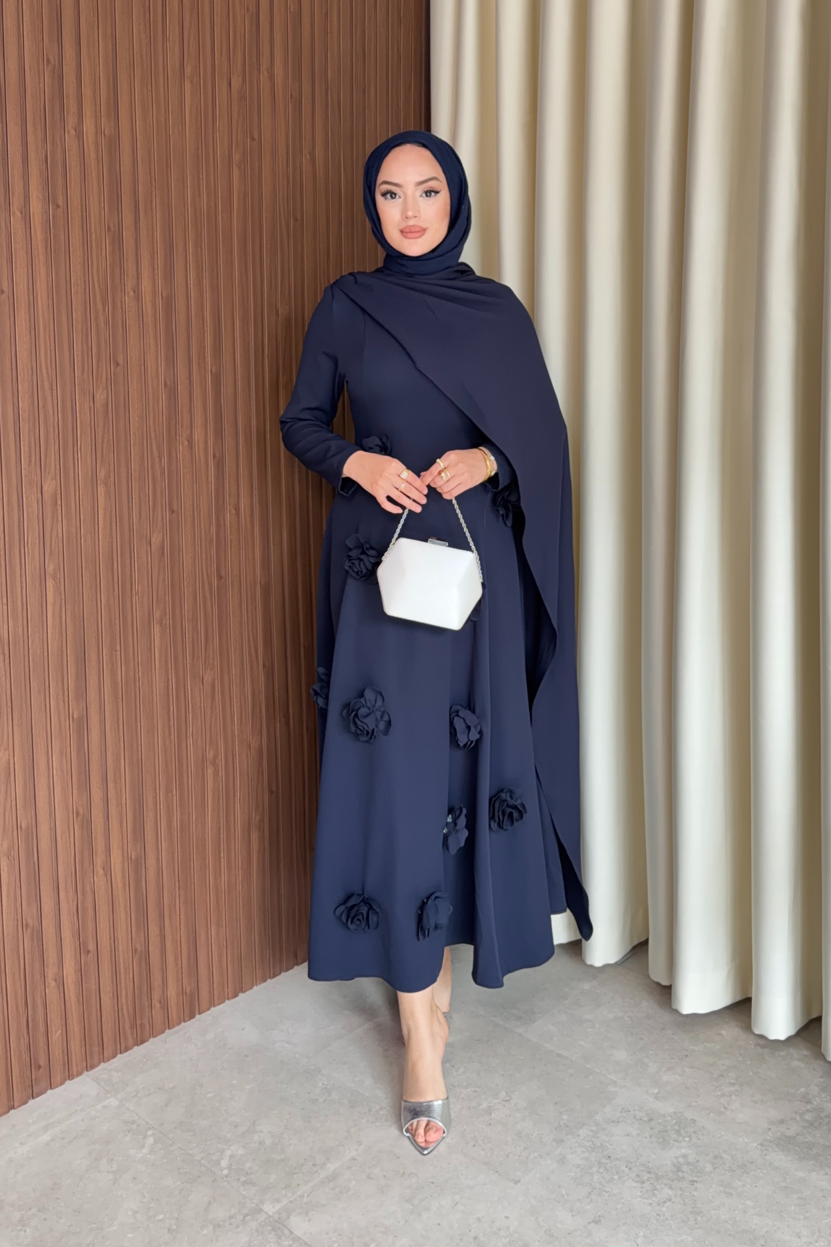 Elegant Long Sleeve Evening Dress with Detachable Roses — Lacivert