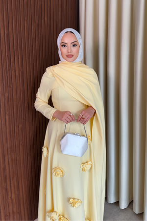 Elegant Long Sleeve Evening Dress with Detachable Roses — Sari
