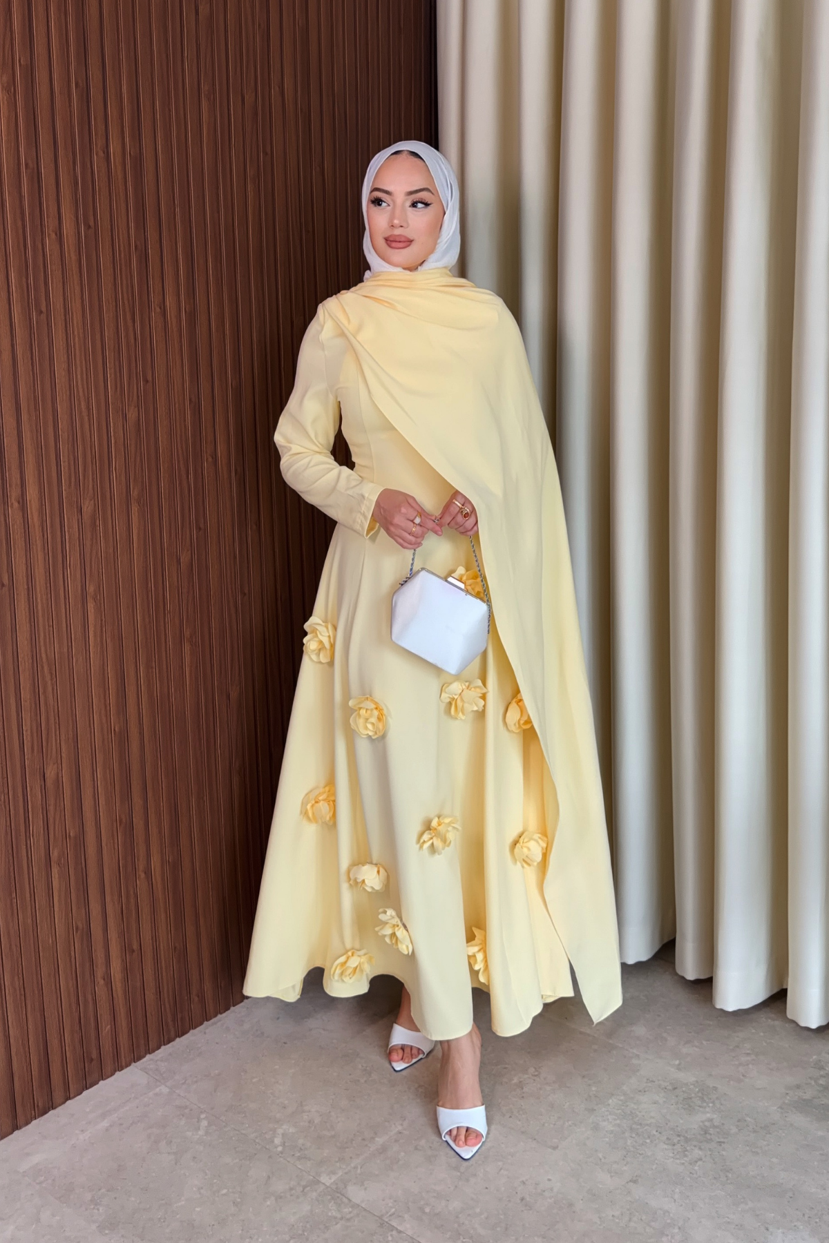 Elegant Long Sleeve Evening Dress with Detachable Roses — Sari
