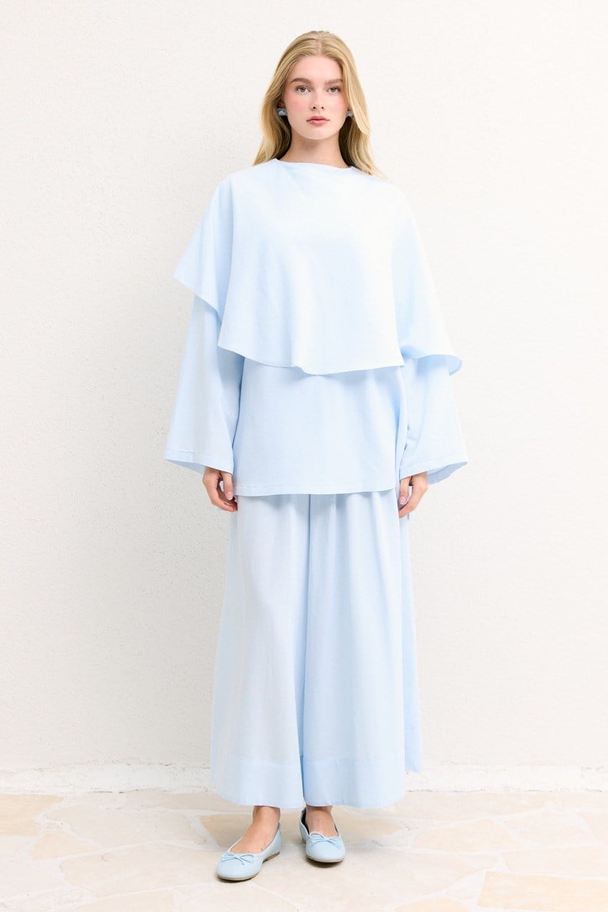 Relaxed Two-Piece Set: Cape Tunic & Wide Trousers — Mavi