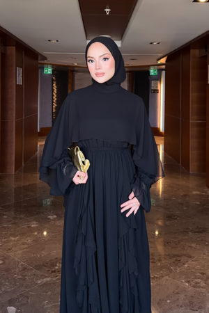 Flowy Chiffon Ruffle Maxi Dress with Belt & Cape Sleeves — Siyah