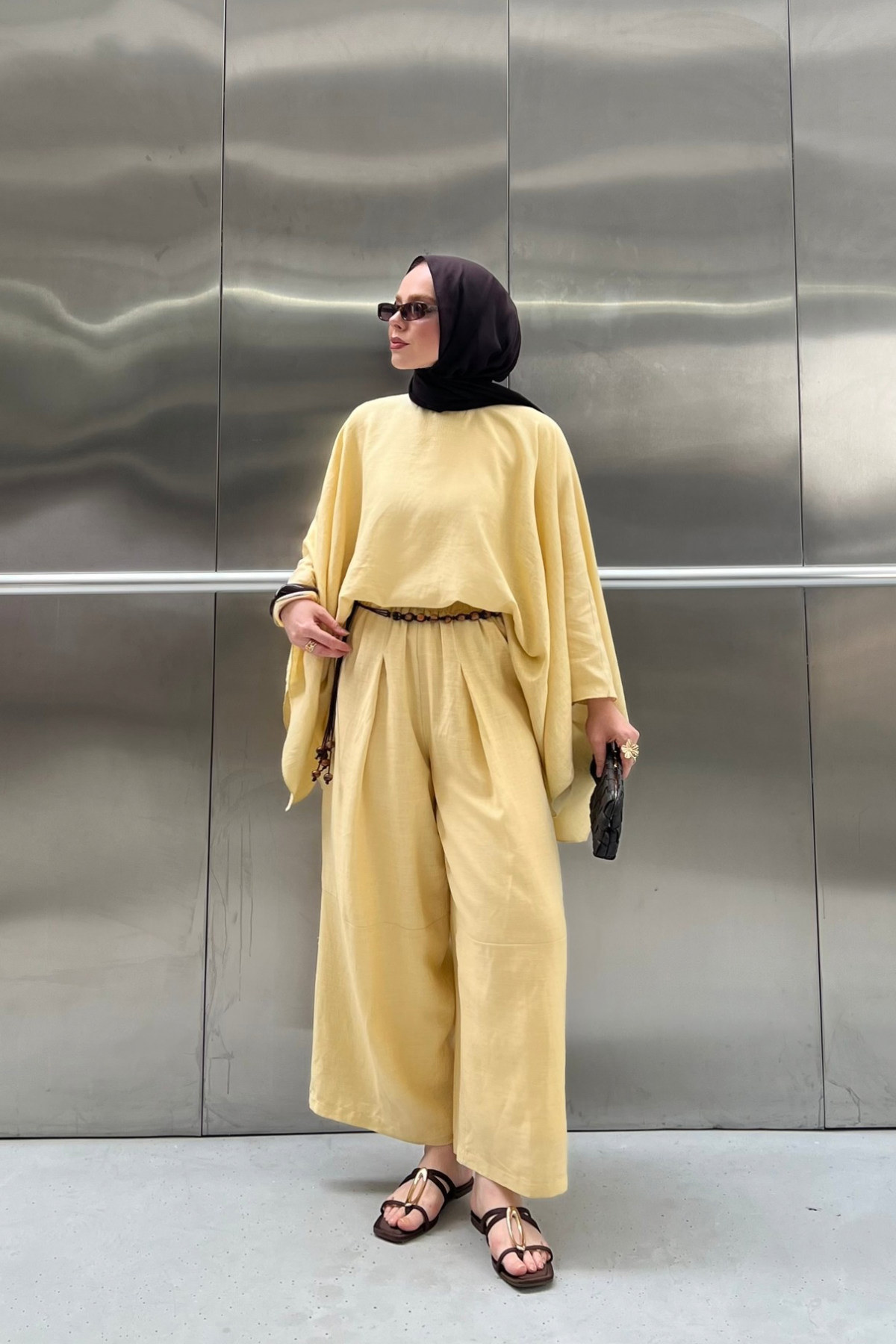 Relaxed Batwing Linen Top & Wide-Leg Trousers Set — Sari