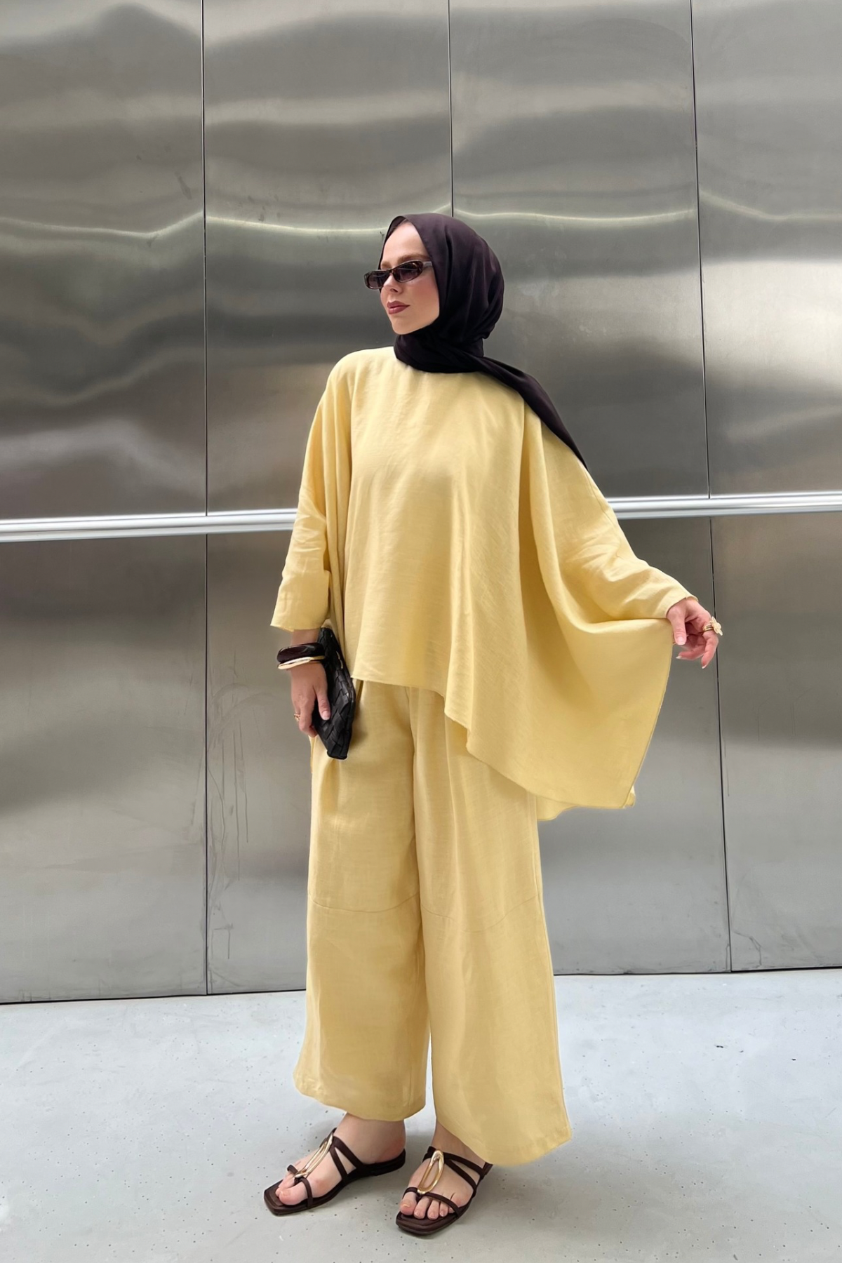 Relaxed Batwing Linen Top & Wide-Leg Trousers Set — Sari