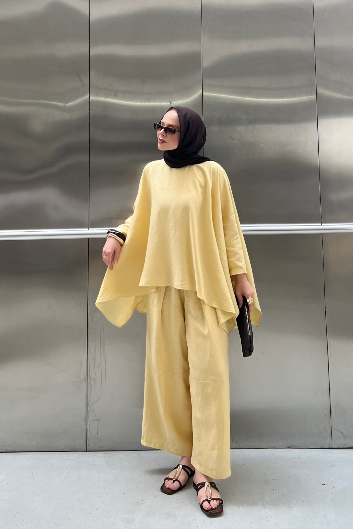 Relaxed Batwing Linen Top & Wide-Leg Trousers Set — Sari